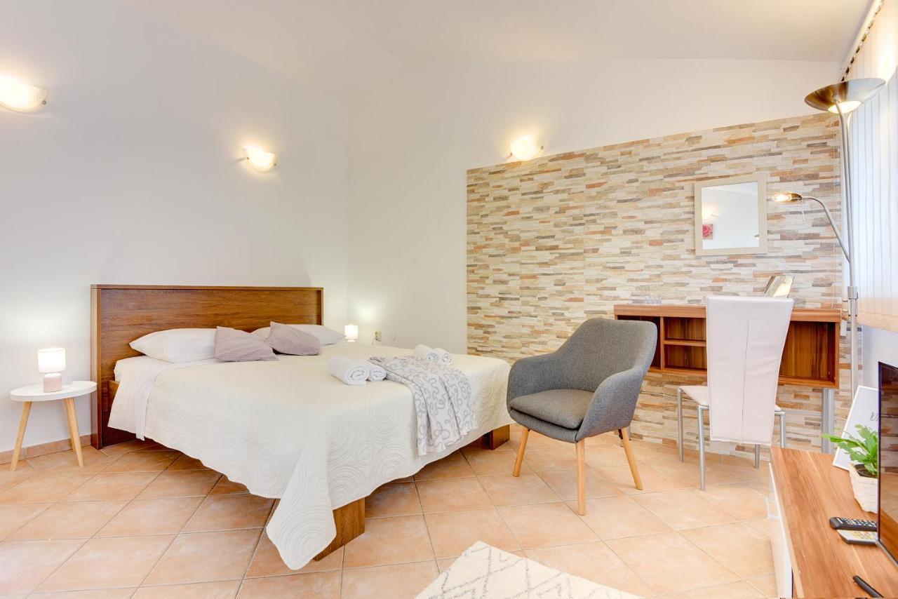 Holiday Home Batel プーラ エクステリア 写真