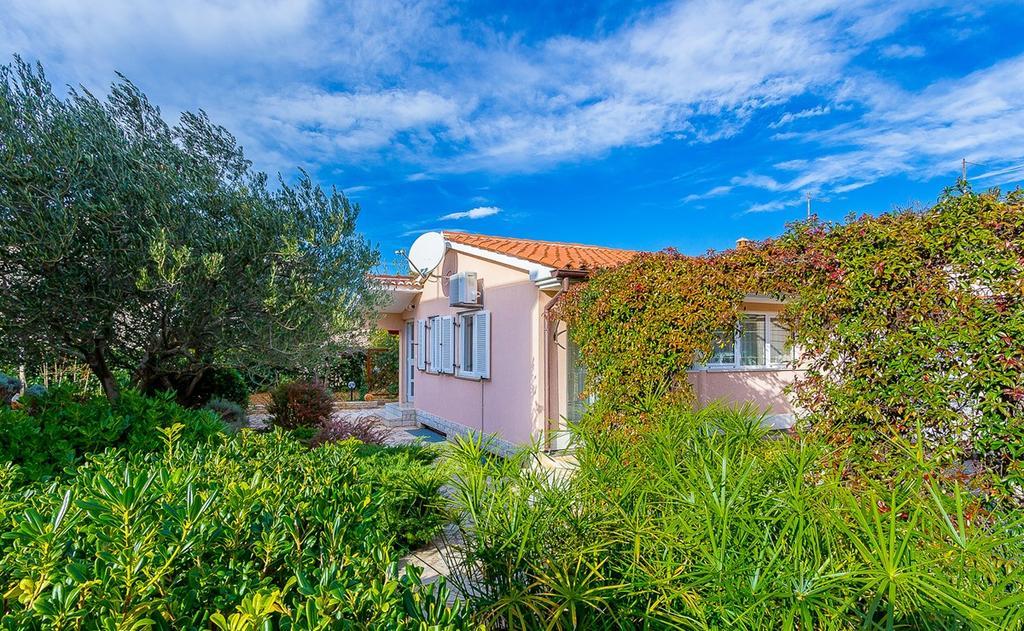 Holiday Home Batel プーラ エクステリア 写真