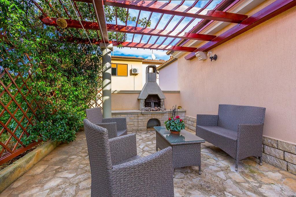 Holiday Home Batel プーラ エクステリア 写真