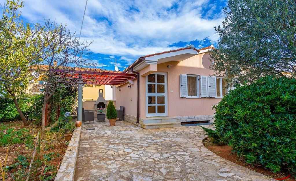 Holiday Home Batel プーラ エクステリア 写真